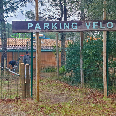 Parking-velo-Aquatic-Landes-scaled-400x400_1_0
